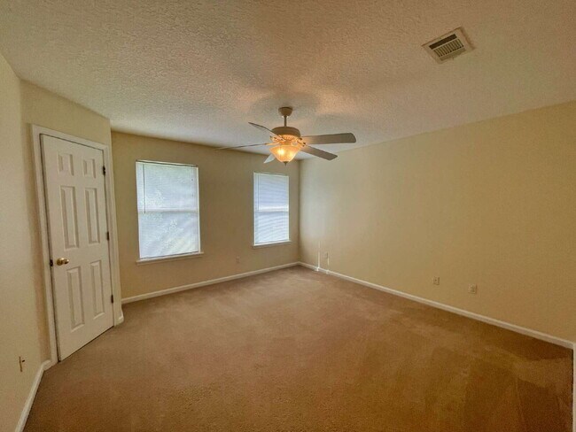 Building Photo - The Gables 2BR | 2.5BA Townhome!