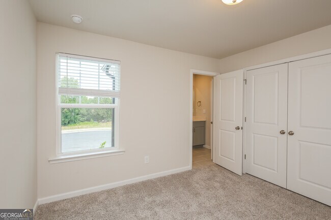 Building Photo - 1347 Sunny Lk Dr