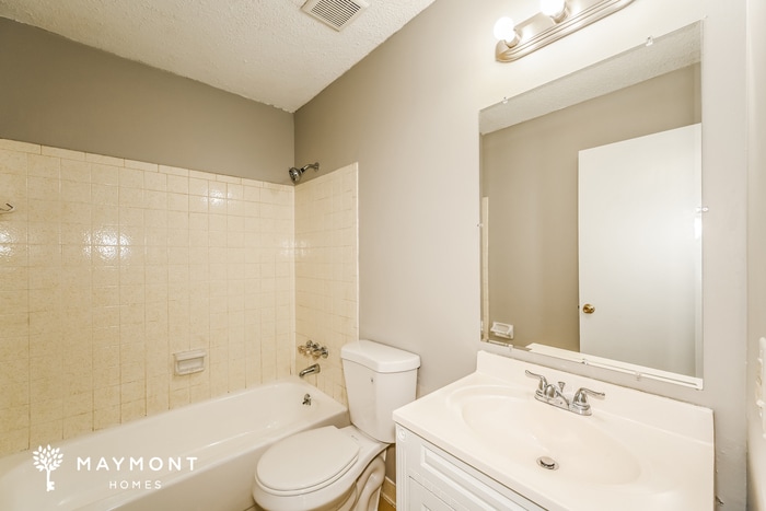 Building Photo - 632 Cedarmont Dr