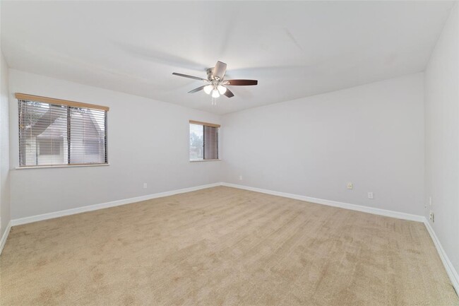 Building Photo - 1116 Bering Dr