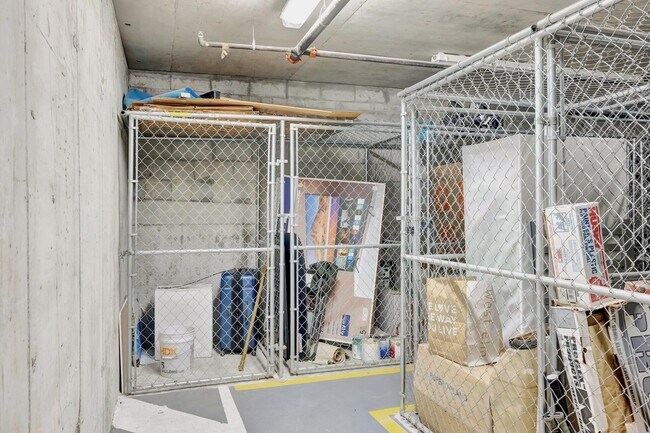 Building Photo - 315 NE 3rd Ave