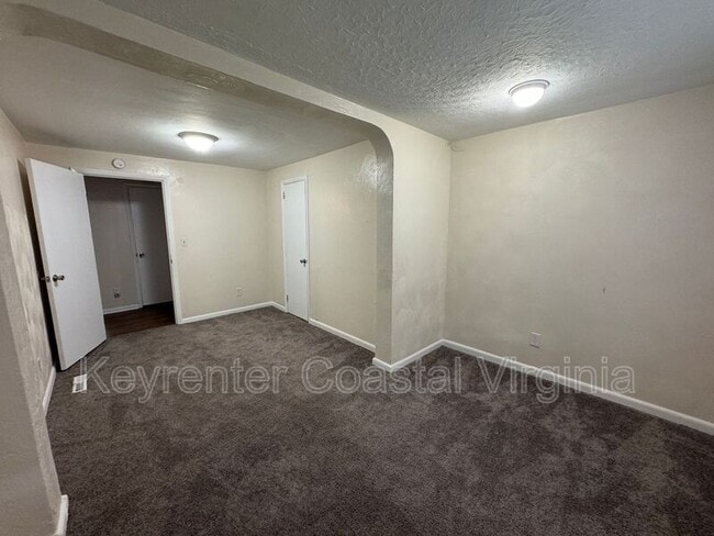 Building Photo - 1026 43rd St