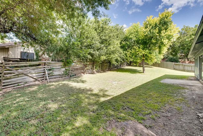 Building Photo - 16406 Spruce Cove St