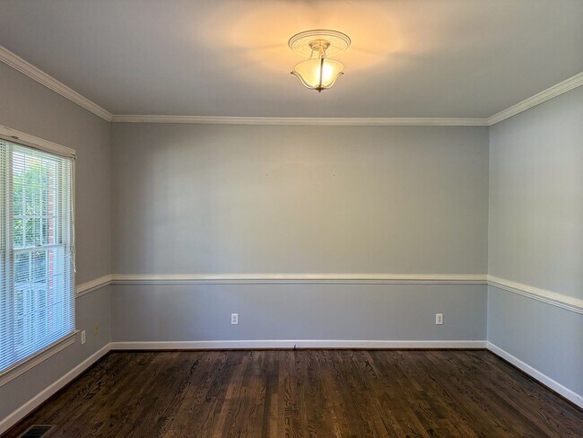 Building Photo - Gorgeous 4-Bedroom Home on a Cul-de-Sac wi...