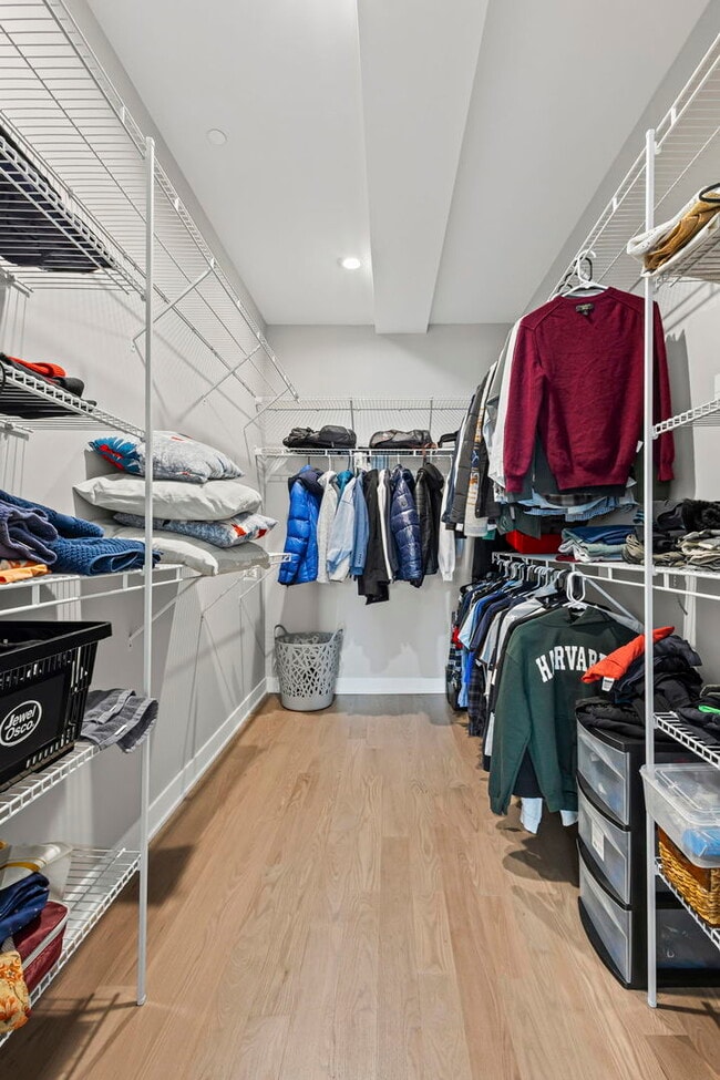 Building Photo - 6246 N Pulaski Rd