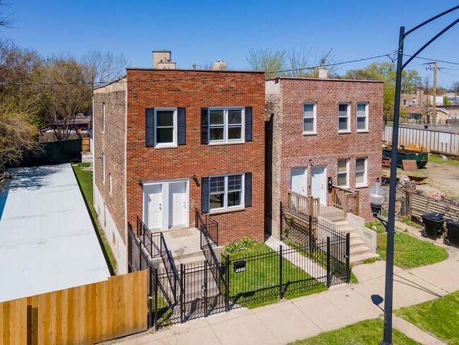 Primary Photo - 4550 W 5th Ave