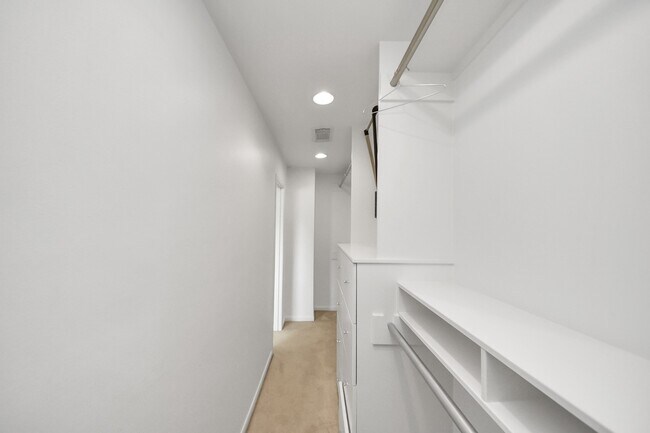 Building Photo - 7545 Brompton St