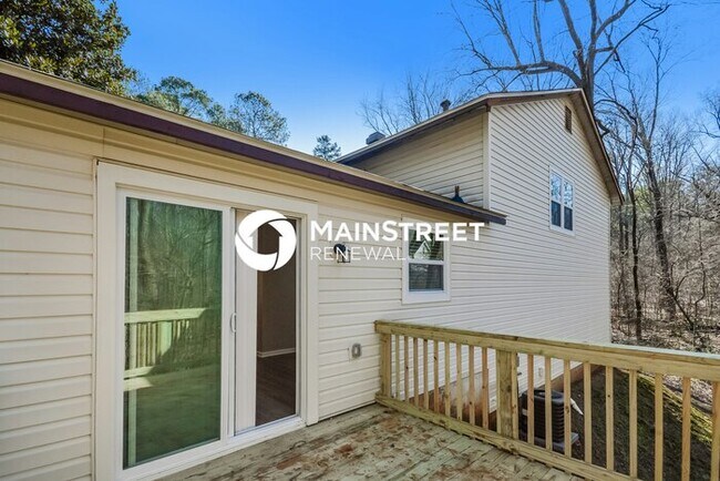 Building Photo - 3 Bedroom Pet-Friendly Home in Ellenwood, GA with Main Street Renewal