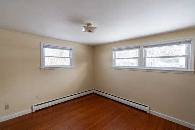 Building Photo - 16 Katherine St