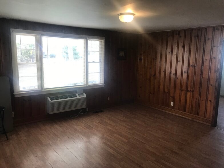 Building Photo - 1508 Mimosa St