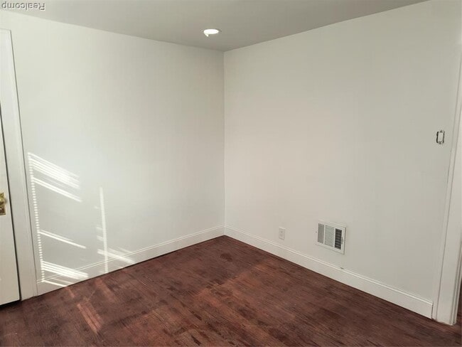 Building Photo - 18080 Westphalia St