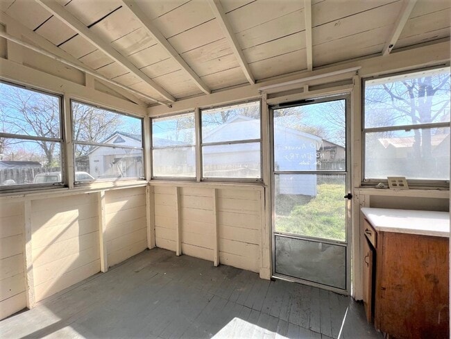 Building Photo - Convenient Duplex Located in Union City!