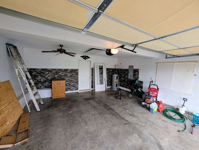 Building Photo - 3 BR 2 BA For Rent in Rossville