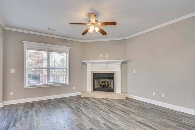 Building Photo - 848 Tyler Woods Dr