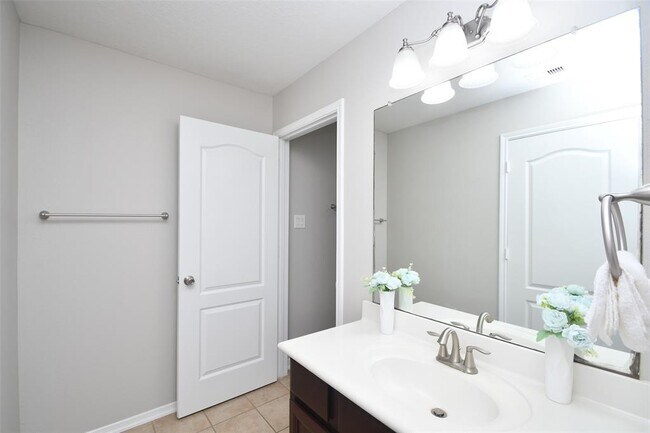Building Photo - 6027 Opal Crest Ln
