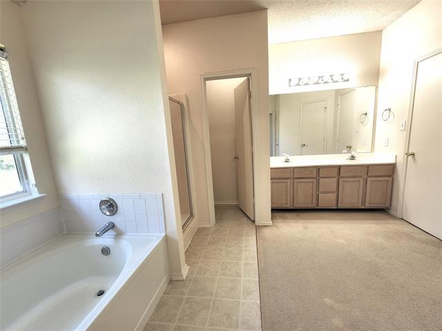 Building Photo - 2901 Custer Dr