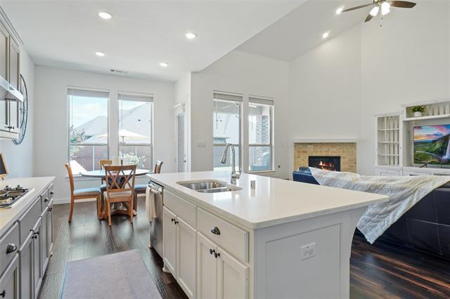 Building Photo - 525 Overton Ave