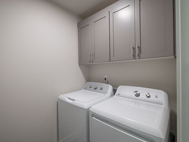 Building Photo - 9389 SW Eunice Ln