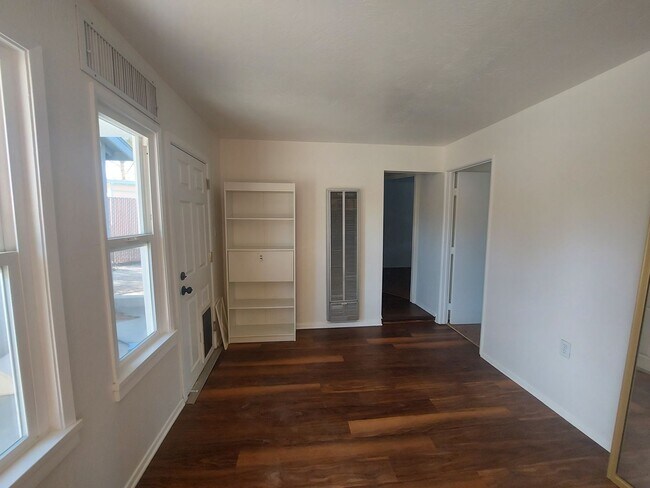 Building Photo - Quaint home walking distance to Covington ...