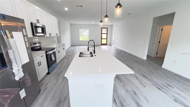 Building Photo - 16734 SW 18th Avenue Rd