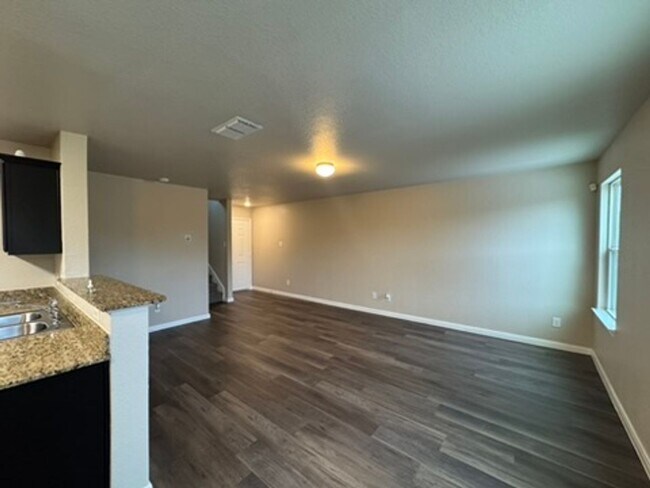 Building Photo - 3-Bedroom Home in Southeast San Antonio with Spacious Backyard & Open Layout