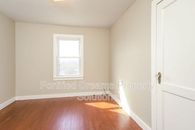 Building Photo - 201 Church St