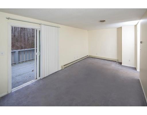 Building Photo - 261 Twin Lakes Dr