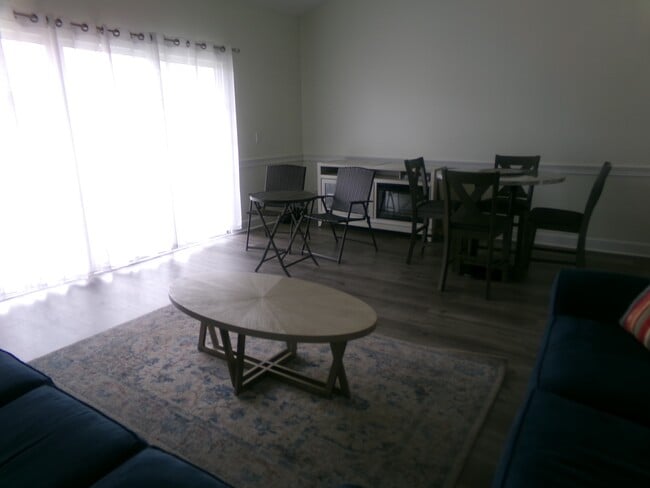 Building Photo - 4856 Carnation Cir