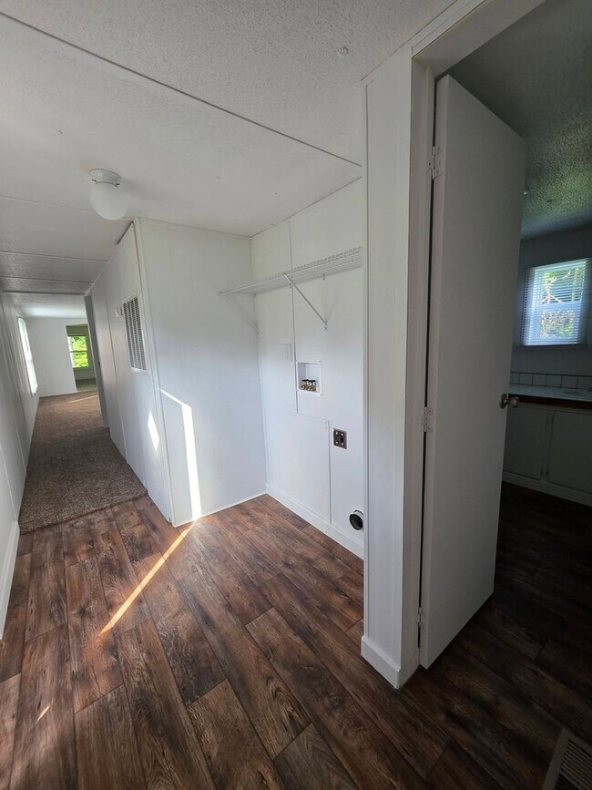 Building Photo - 3135 Calloway Dr