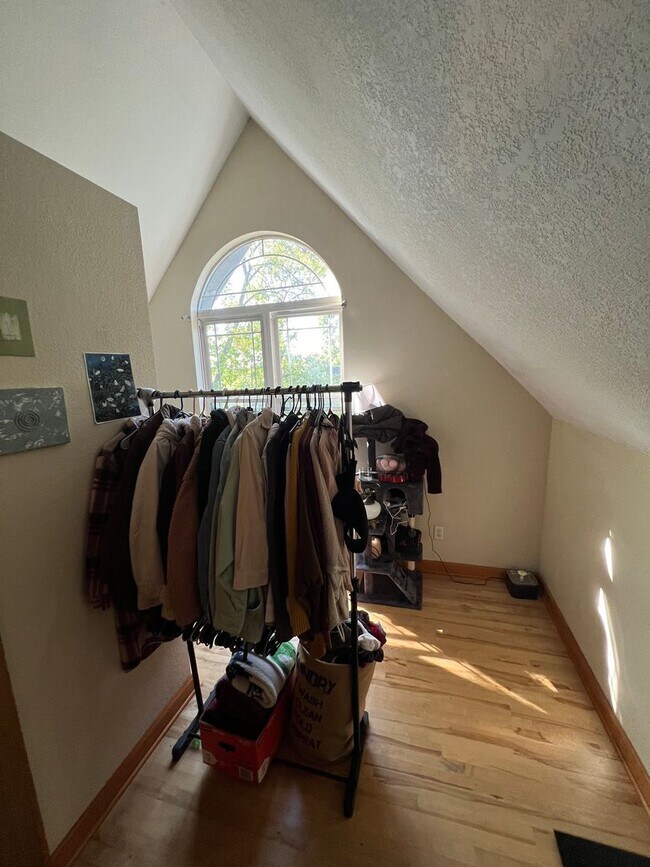 Building Photo - Spacious Two-Bedroom Upper with Lofted Bonus Space on Milwaukee’s Upper East Side