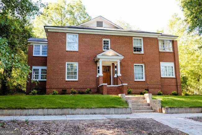Building Photo - 111 E Screven St