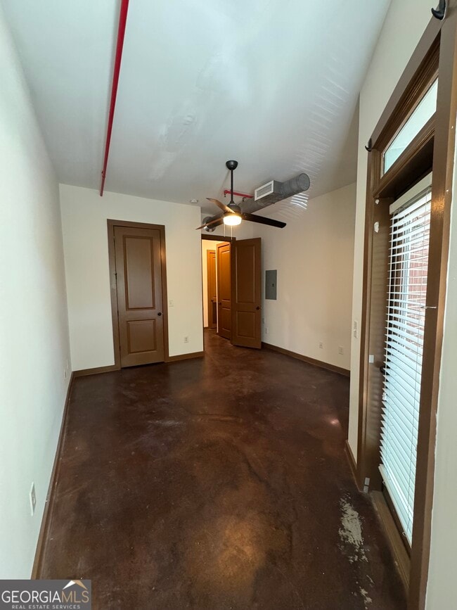 Building Photo - 250 Martha Dr