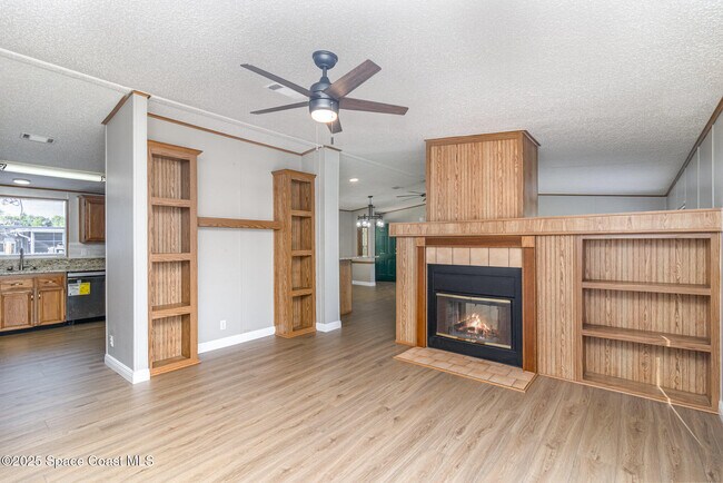 Building Photo - 4755 Cambridge Dr