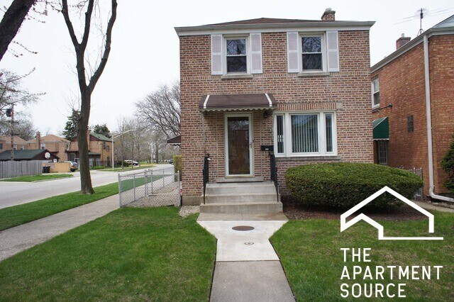 Building Photo - 4100 N Pontiac Ave