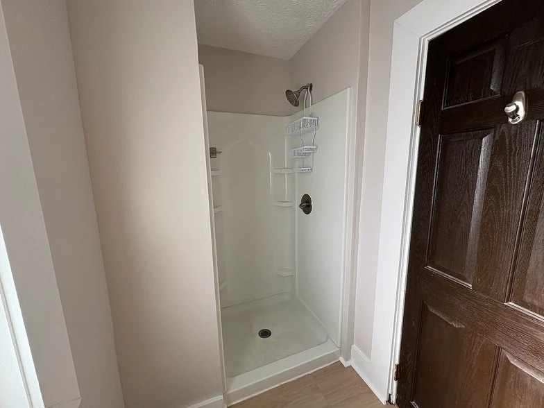 Building Photo - 687 E Columbus St