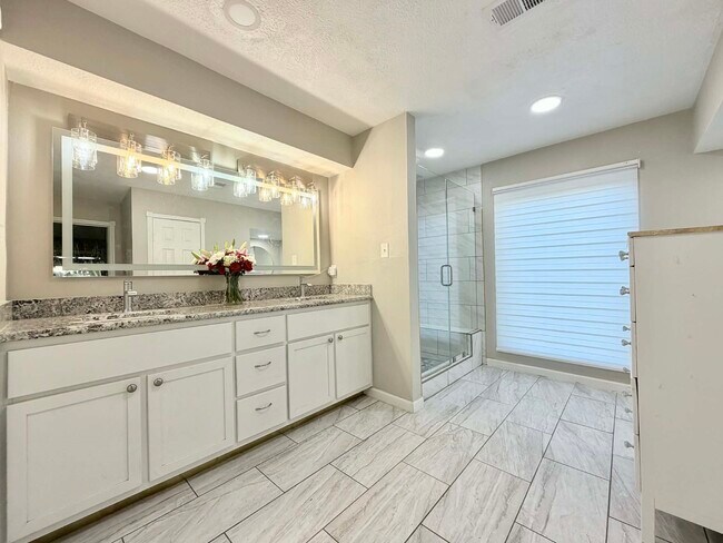 Building Photo - 6610 Campden Dr