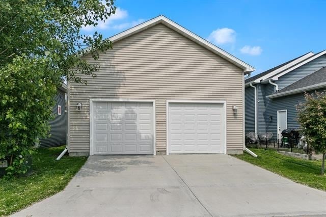 Building Photo - 839 Silas St