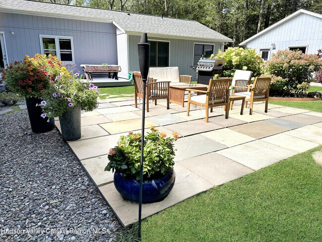 Building Photo - 64 Meher Cir