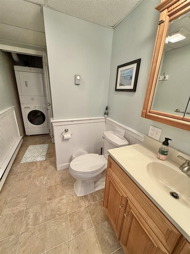 Building Photo - 28 Beach St