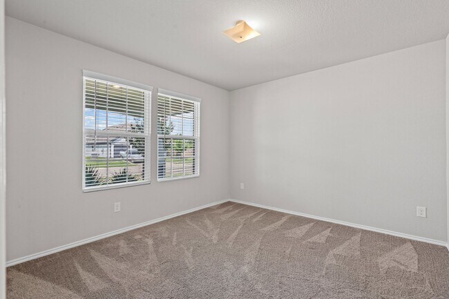 Building Photo - Craftsman in Cleburne