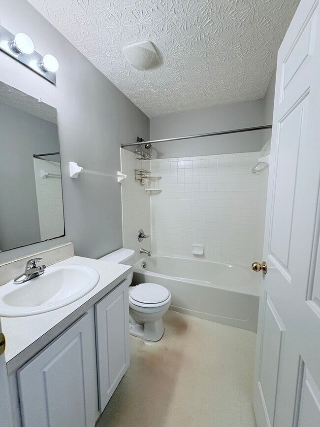 Building Photo - Beautiful 3 Bed, 3 Bath- Condo in Vibrant Dublin