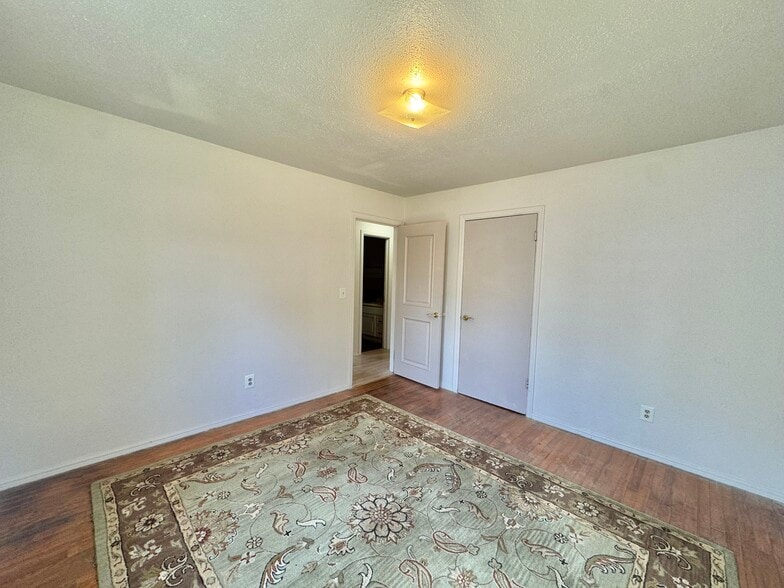 Building Photo - 3348 SW 23rd St