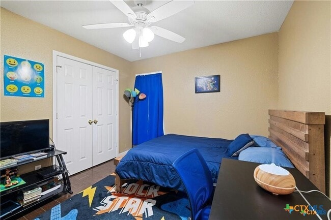 Building Photo - 3210 Raven Dr