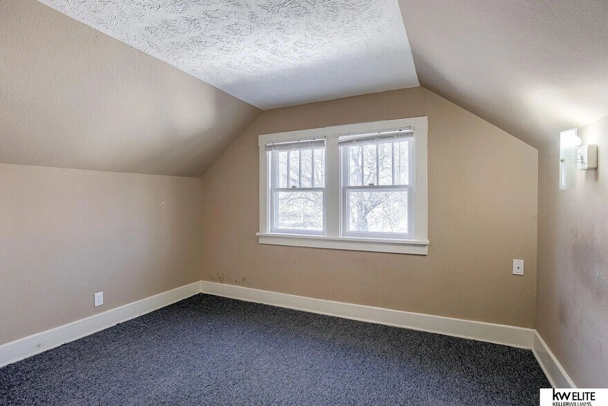 Building Photo - 4542 Franklin St