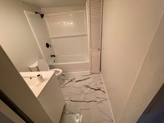 Building Photo - 47 Osborne Dr