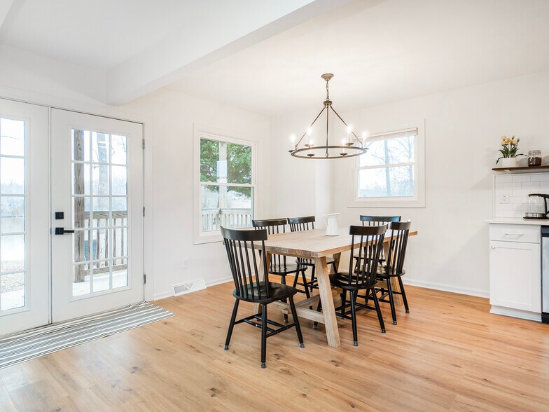 Building Photo - 4315 Hickory Nut Pt