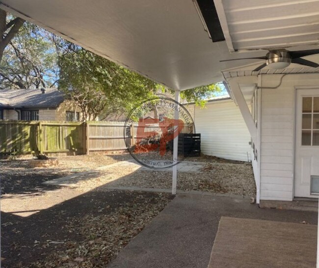 Building Photo - 3601 E Brookview Dr
