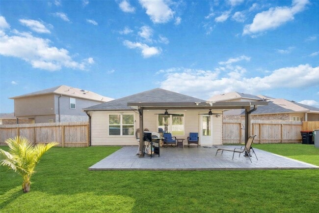 Building Photo - 24034 Sunview Vly Dr