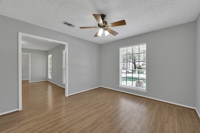 Building Photo - 27121 Wells Ln