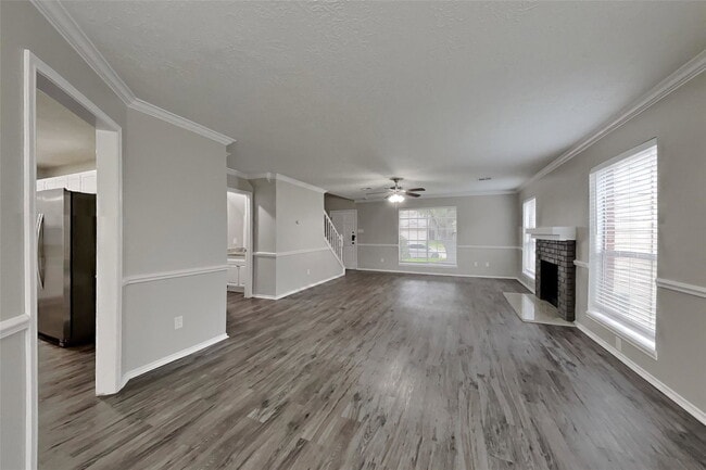Building Photo - Kings Creek Trail, Missouri City, TX 77459 - 4 BR 2.5 BA single-family home